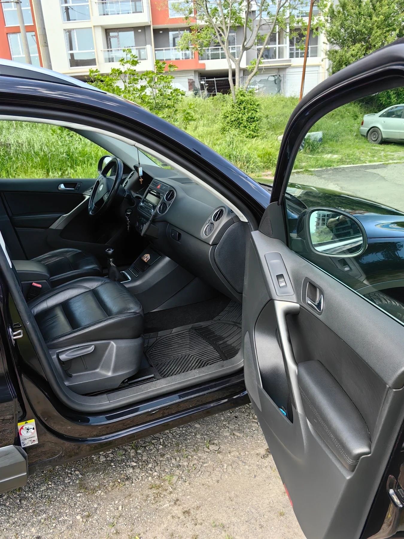 VW Tiguan 4X4, снимка 3 - Автомобили и джипове - 54527229