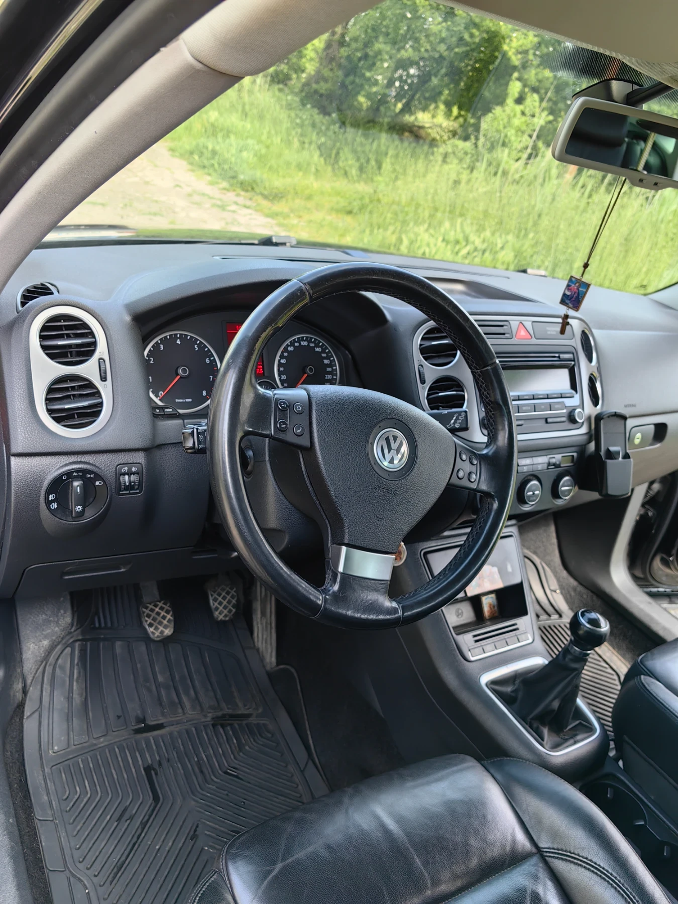 VW Tiguan 4X4, снимка 6 - Автомобили и джипове - 54527229
