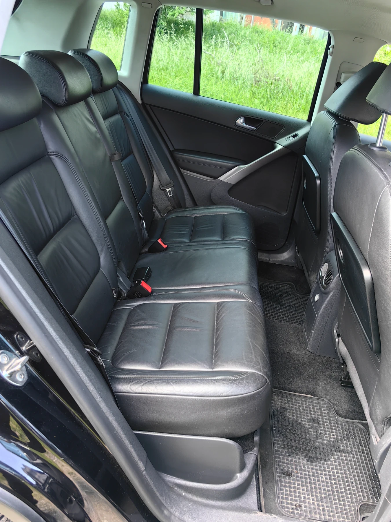 VW Tiguan 4X4, снимка 4 - Автомобили и джипове - 54527229