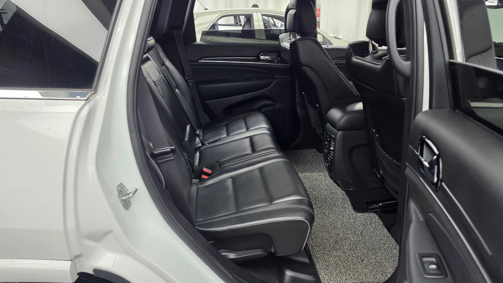 Jeep Grand cherokee 3, 6 Overland, снимка 11 - Автомобили и джипове - 55258694