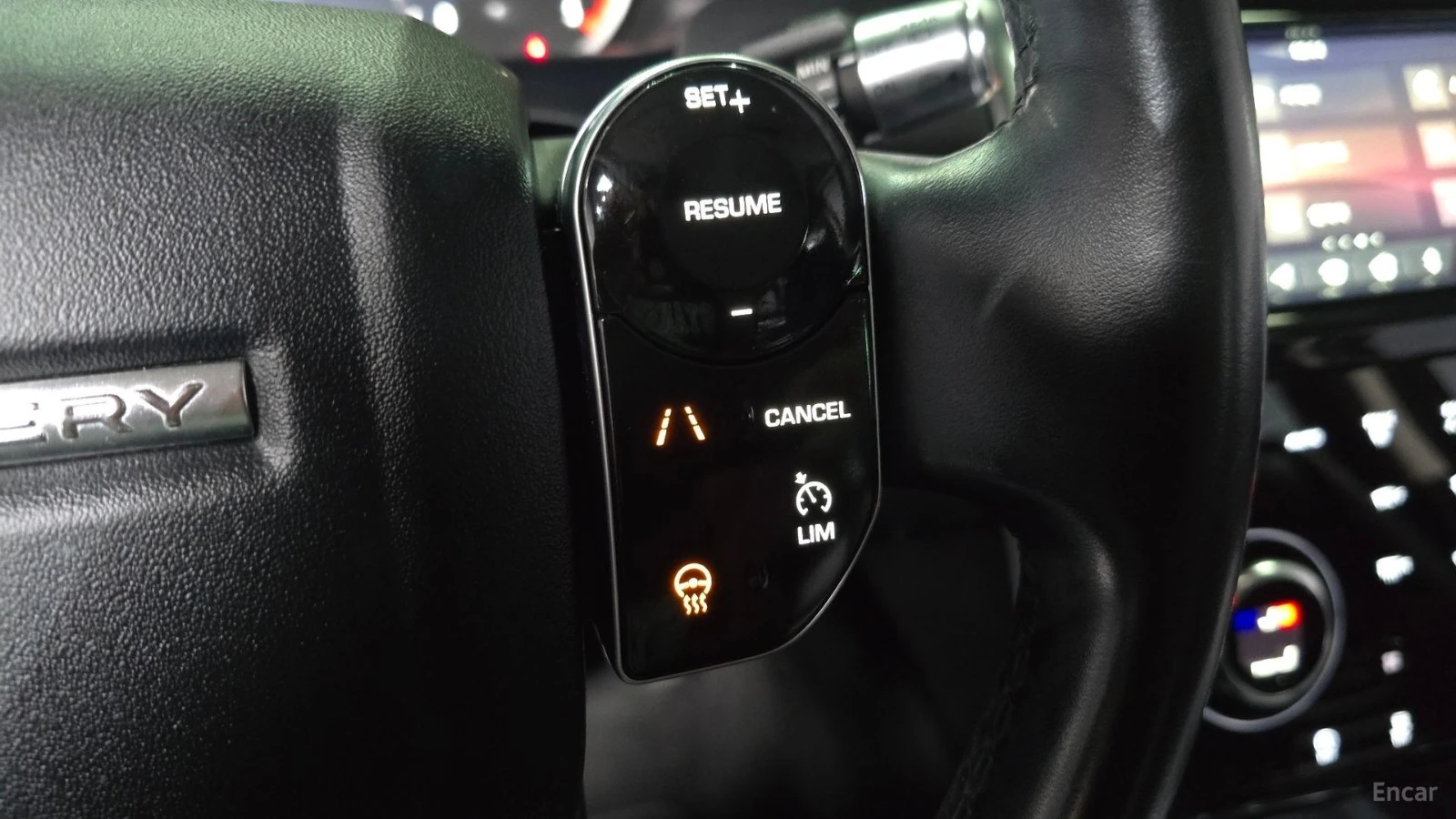 Land Rover Discovery Sport* D150S* КОЖА* ПОДГРЕВ* ПАНОРАМА* КАМЕРА* , снимка 15 - Автомобили и джипове - 55691567