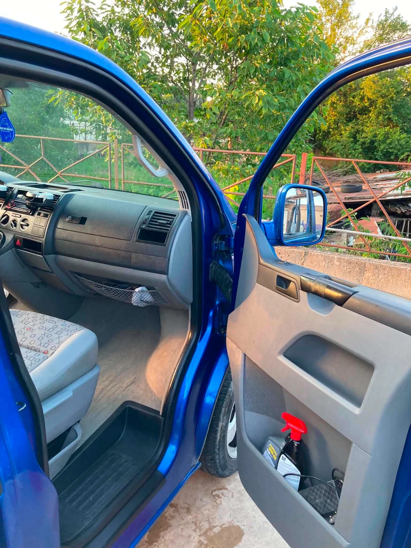 VW T5, снимка 4 - Бусове и автобуси - 55304748