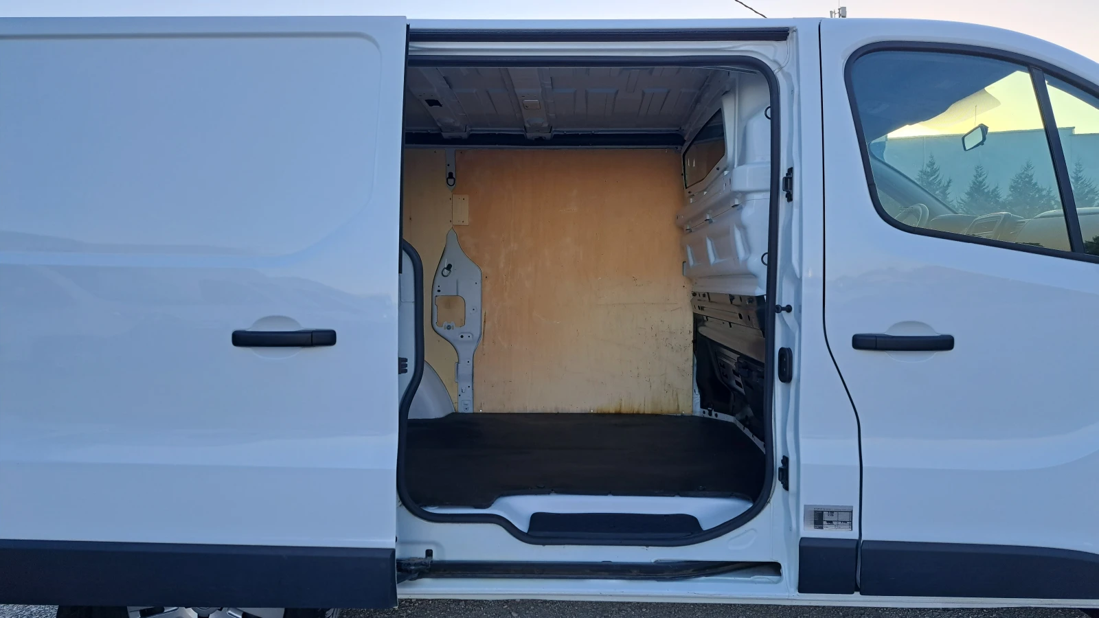 Renault Trafic 1.6DCI-125PS/178000км!!!КЛИМАТИК/LED/EURO6, снимка 13 - Бусове и автобуси - 55993979