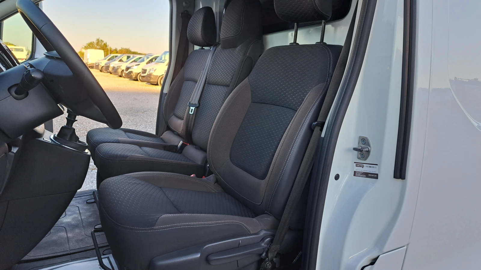 Renault Trafic 1.6DCI-125PS/178000км!!!КЛИМАТИК/LED/EURO6, снимка 9 - Бусове и автобуси - 55993979
