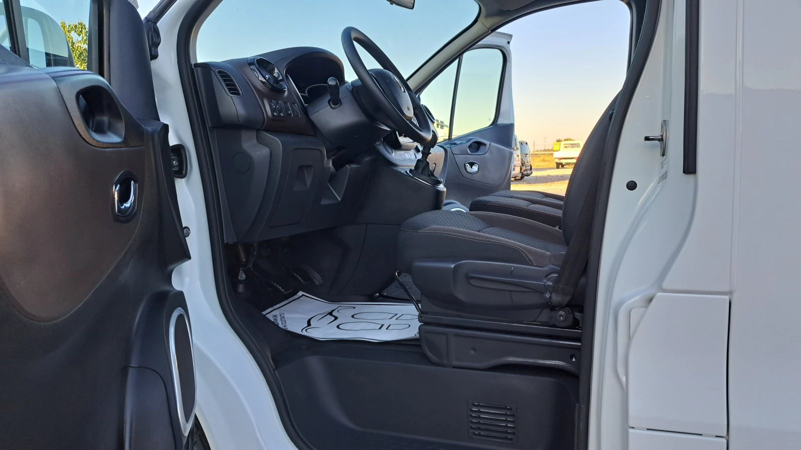 Renault Trafic 1.6DCI-125PS/178000км!!!КЛИМАТИК/LED/EURO6, снимка 7 - Бусове и автобуси - 55993979