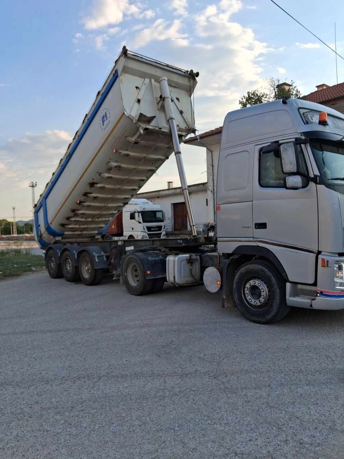 Volvo Fh 12, снимка 2 - Камиони - 55546552
