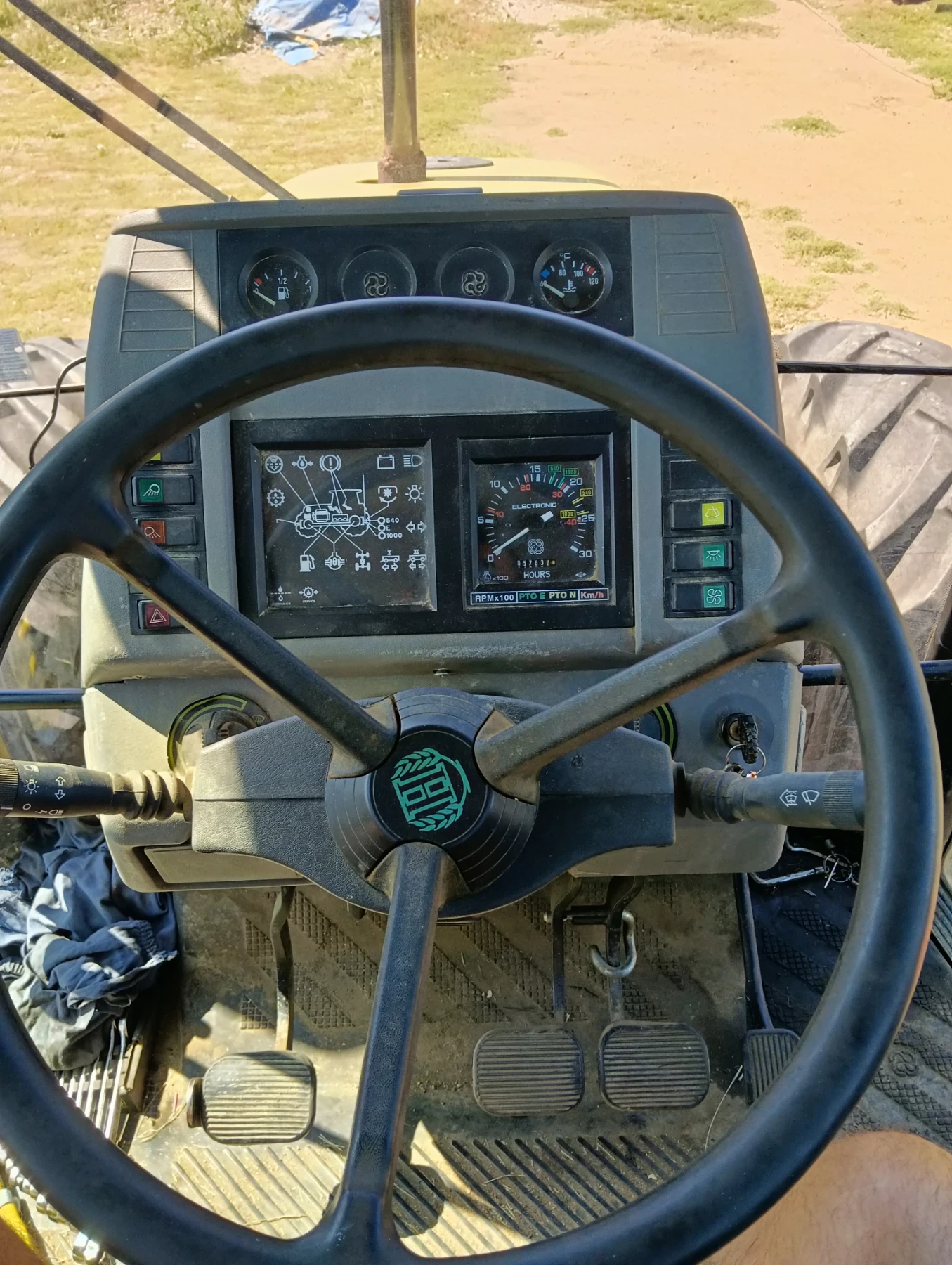 Трактор Hurlimann H-909, снимка 3 - Селскостопанска техника - 56057360