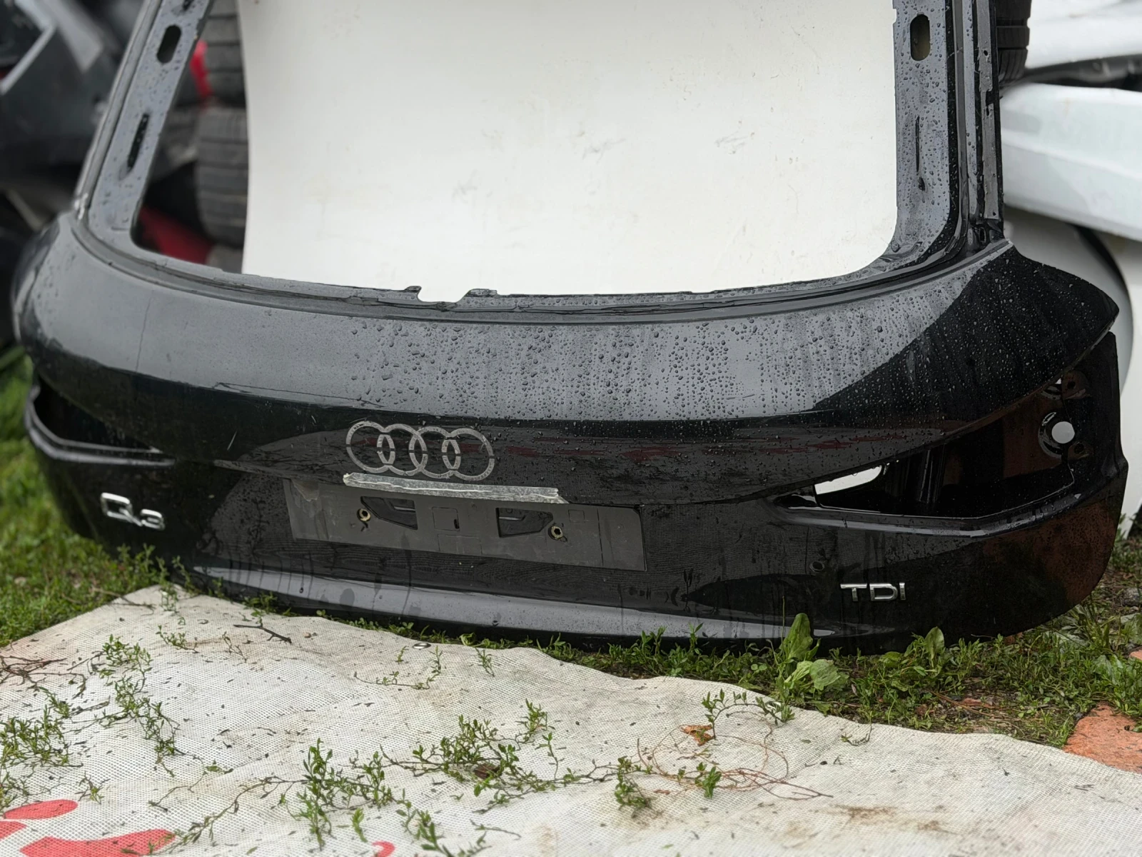 Заден капак багажник Audi Q3, снимка 3 - Части - 56738926