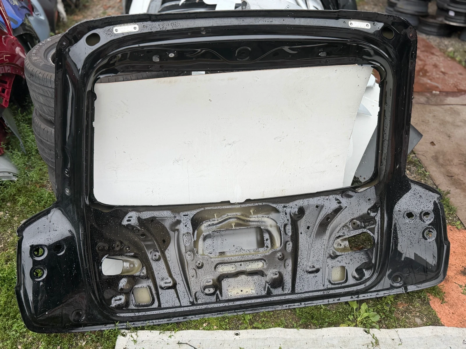 Заден капак багажник Audi Q3, снимка 5 - Части - 56738926
