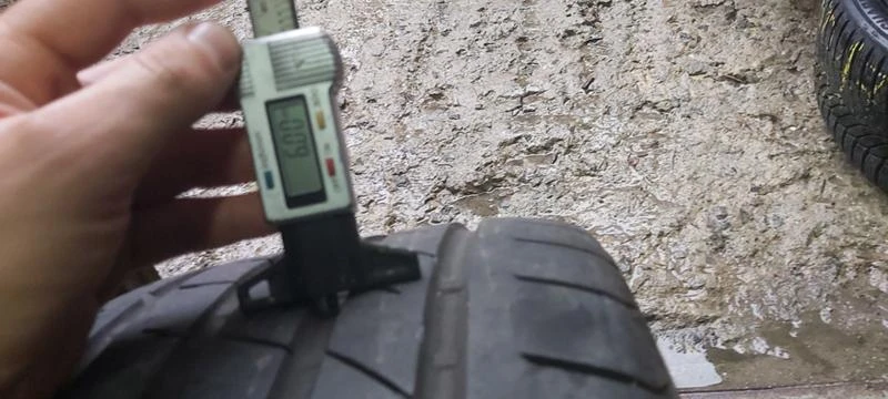 Гуми Летни 245/40R18, снимка 4 - Гуми и джанти - 34696115