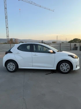Обява за продажба на Toyota Yaris ~23 599 лв. - изображение 2