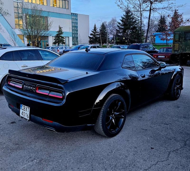 Dodge Challenger, снимка 5 - Автомобили и джипове - 45973073