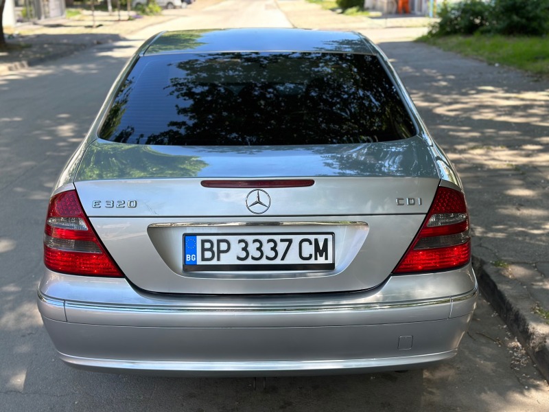 Mercedes-Benz E 320 Avantgarde, снимка 8 - Автомобили и джипове - 45937223