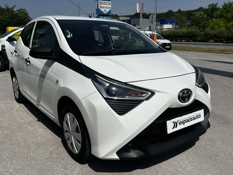 Toyota Aygo 1.0 VVT-i / 72 к.с., снимка 3 - Автомобили и джипове - 46373770