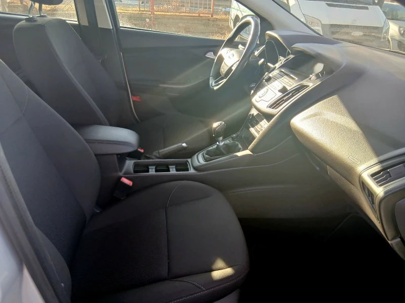 Ford Focus 1.5tdci euro6, снимка 11 - Автомобили и джипове - 49327505