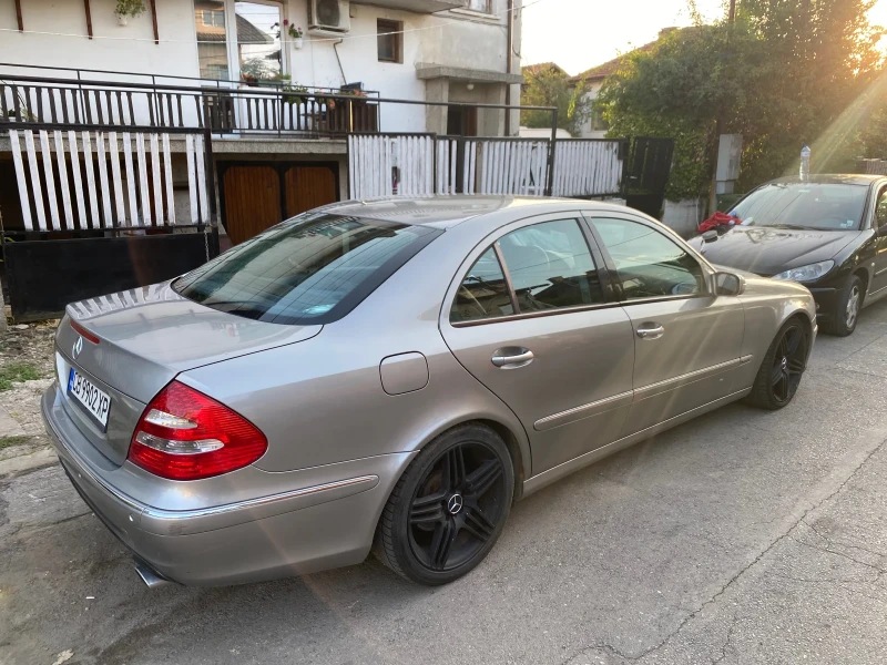 Mercedes-Benz E 500, снимка 2 - Автомобили и джипове - 51715026