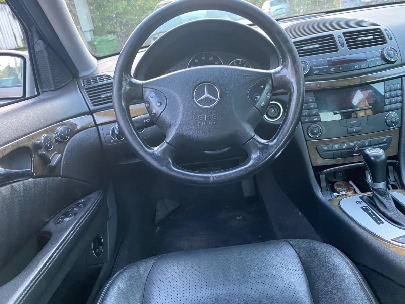 Mercedes-Benz E 500, снимка 5 - Автомобили и джипове - 51715026