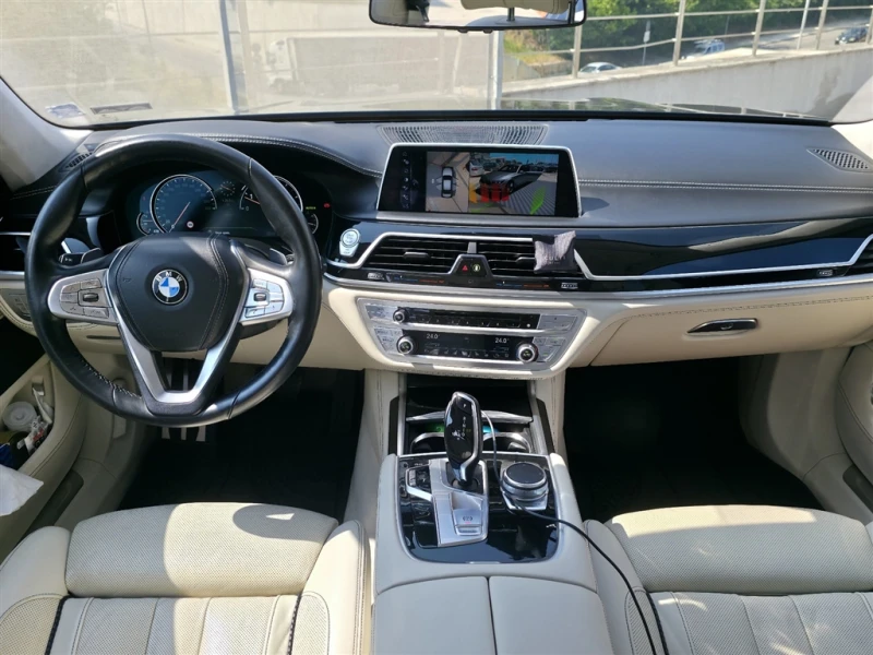 BMW 750 xDrive Sedan, снимка 7 - Автомобили и джипове - 50775880