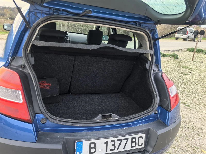 Renault Megane, снимка 10 - Автомобили и джипове - 52512104
