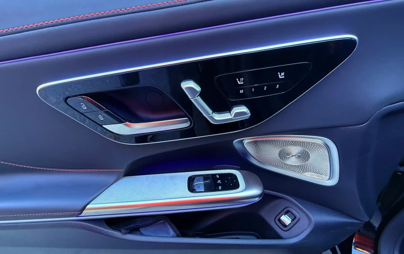 Mercedes-Benz CLE 53 AMG 4Matic+ /Burmaster/HeadUp/Massage/ Climasea, снимка 8 - Автомобили и джипове - 52941026