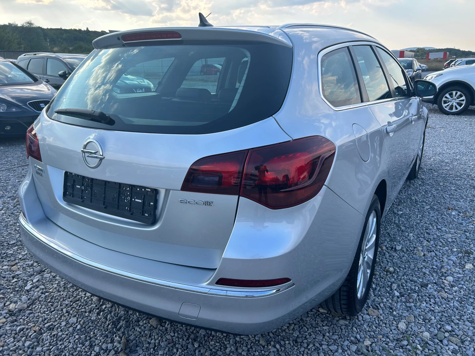 Opel Astra 1.6CDTi-Facelift - изображение 4