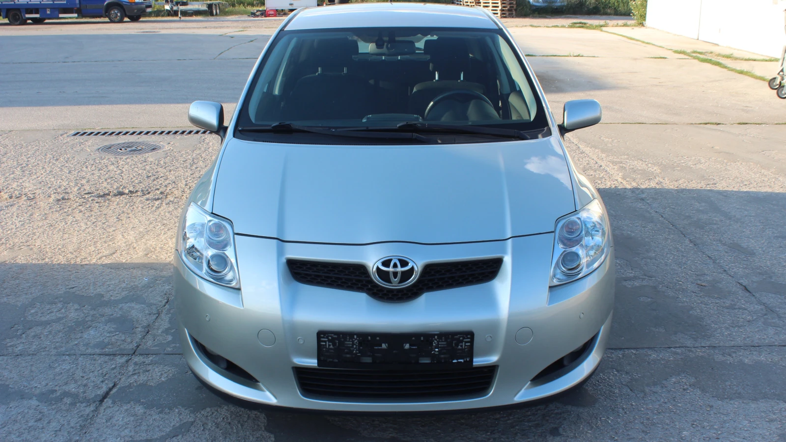 Toyota Auris 1.6 VVTI , 125к.с. АВТОМАТ, НАВИГАЦИЯ, УНИКАТ - изображение 2