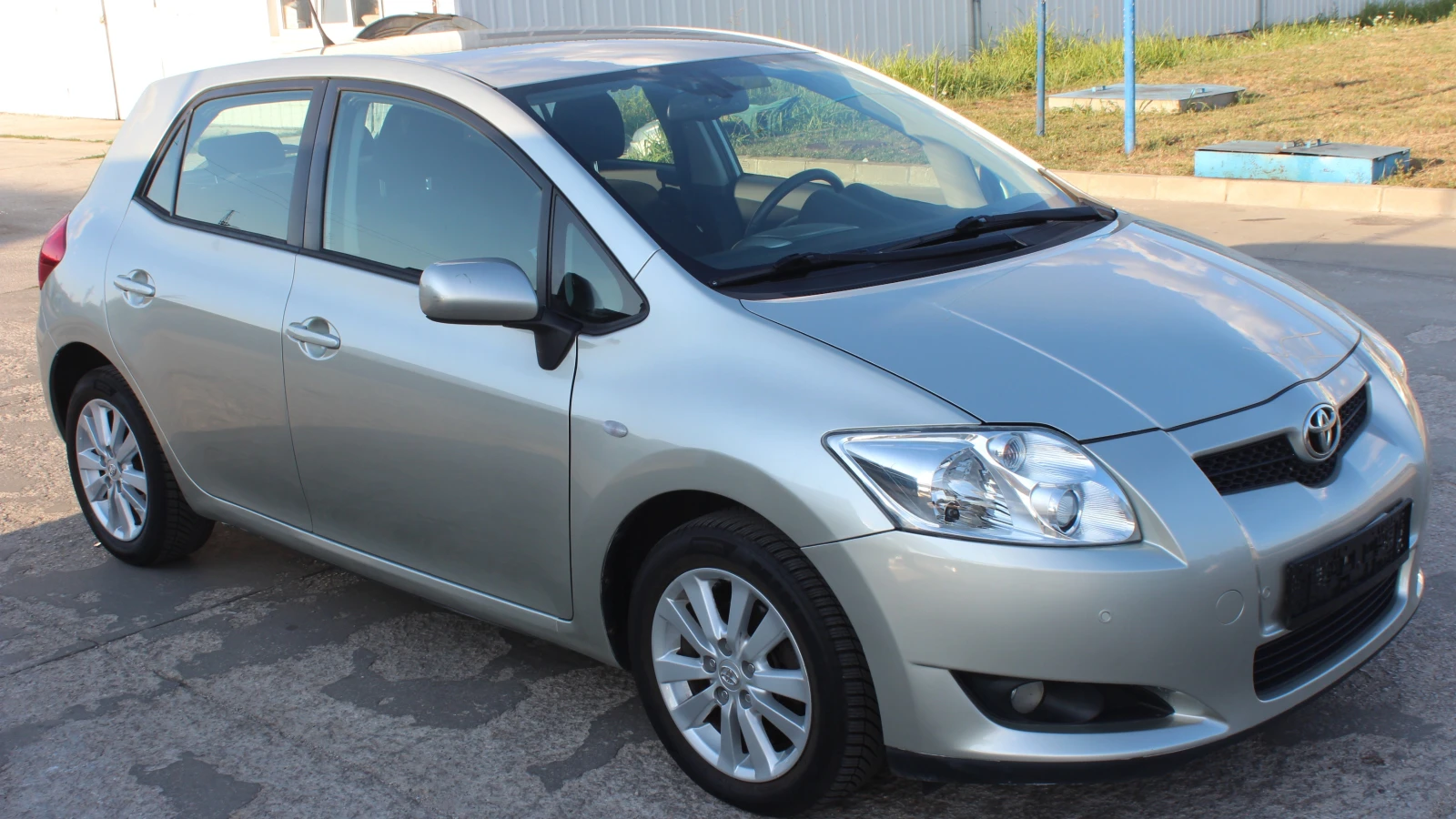 Toyota Auris 1.6 VVTI , 125к.с. АВТОМАТ, НАВИГАЦИЯ, УНИКАТ - изображение 3