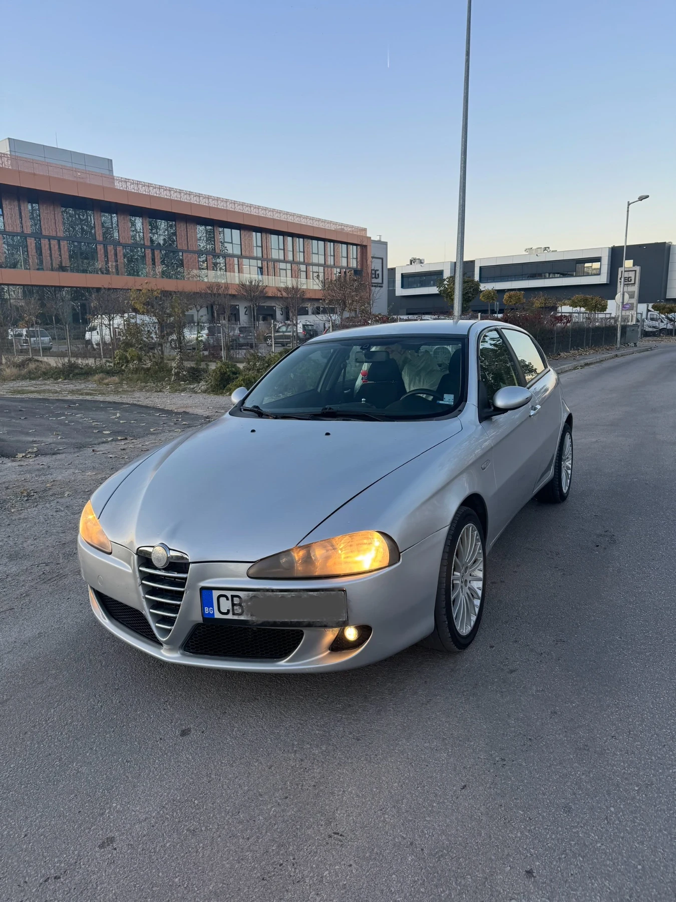 Alfa Romeo 147 1.9JTDm-150кс/6 скорости/2006г! - изображение 2