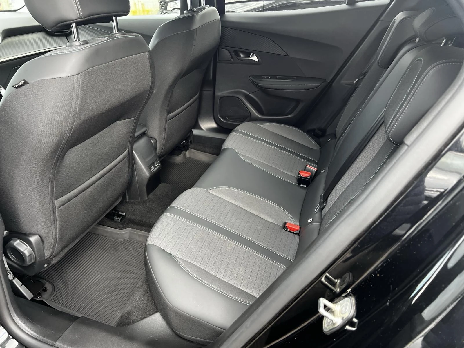 Peugeot 2008 Allure 3D    Carplay Navi LED | Mobile.bg   17