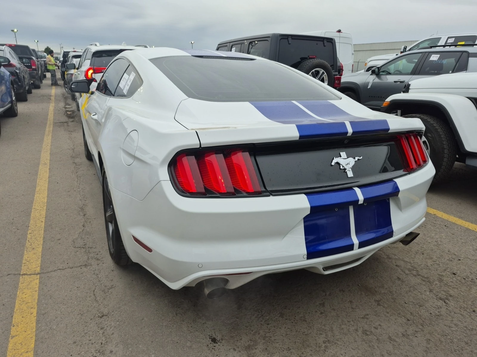 Ford Mustang V6 * * CARFAX * * АВТО КРЕДИТ * *  - изображение 4