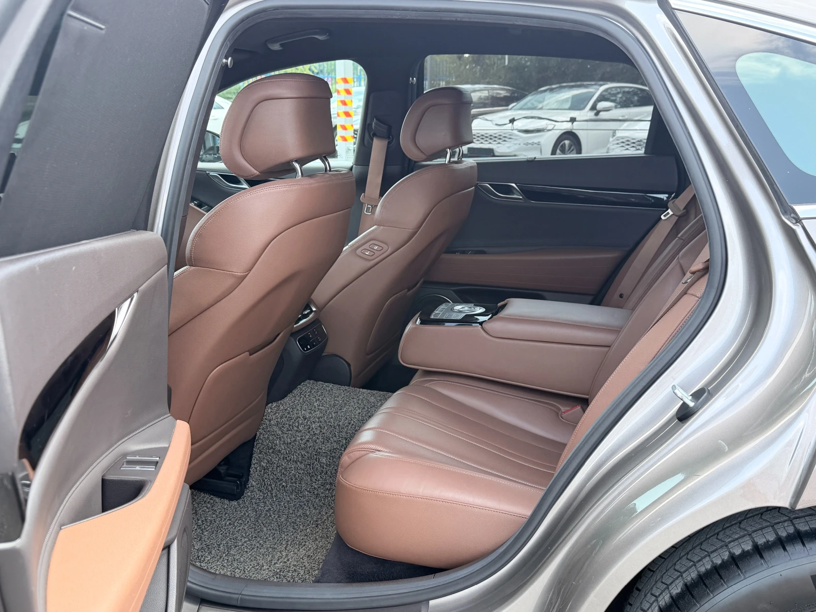 Genesis G80 Лизинг, Гаранция, Сервиз, Резервничасти, снимка 12 - Автомобили и джипове - 52651150