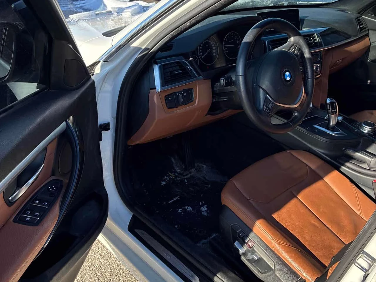 BMW 330 * 330i xDrive * CARFAX * ЦЕНА ДО БГ, снимка 5 - Автомобили и джипове - 53749411