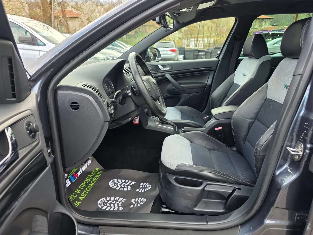 Skoda Octavia 2.0TDI 170K.C. VRS / АВТОМАТ / ПОЛУ КОЖА , снимка 6 - Автомобили и джипове - 54086113