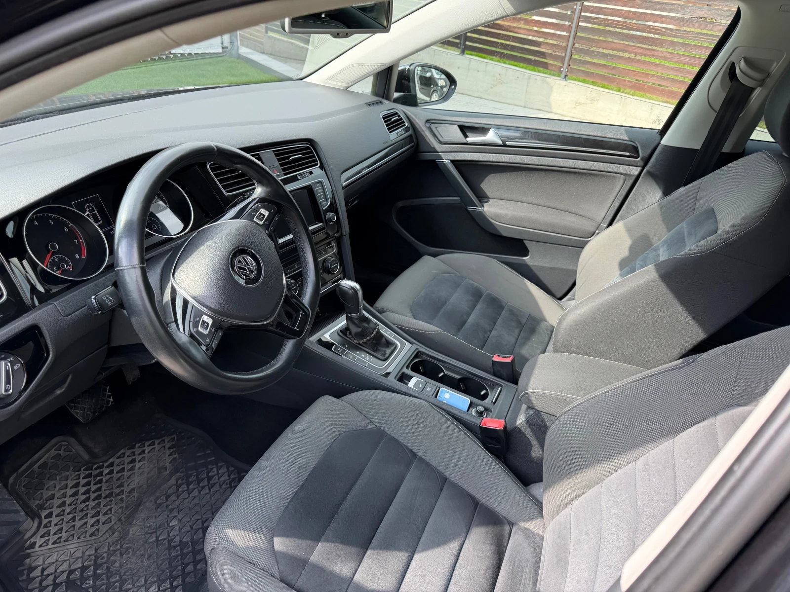 VW Golf 1.4 TSI Highline, снимка 10 - Автомобили и джипове - 54166724