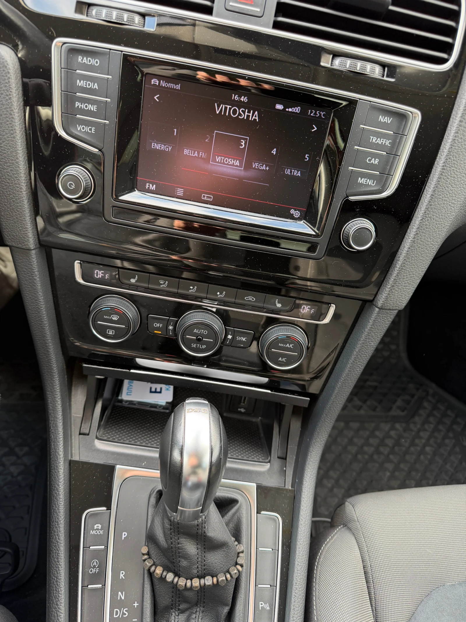 VW Golf 1.4 TSI Highline, снимка 9 - Автомобили и джипове - 54166724