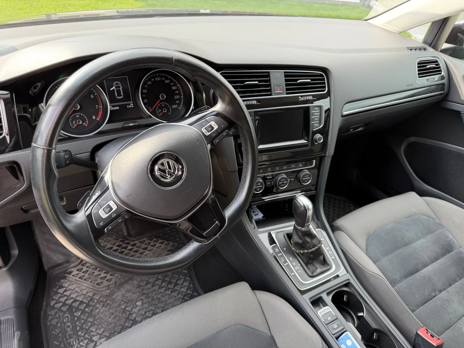 VW Golf 1.4 TSI Highline, снимка 7 - Автомобили и джипове - 54166724