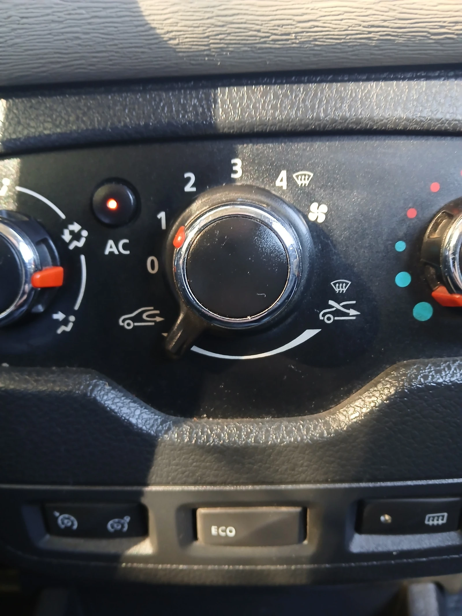 Dacia Lodgy 1.5DCI, снимка 8 - Автомобили и джипове - 54235246