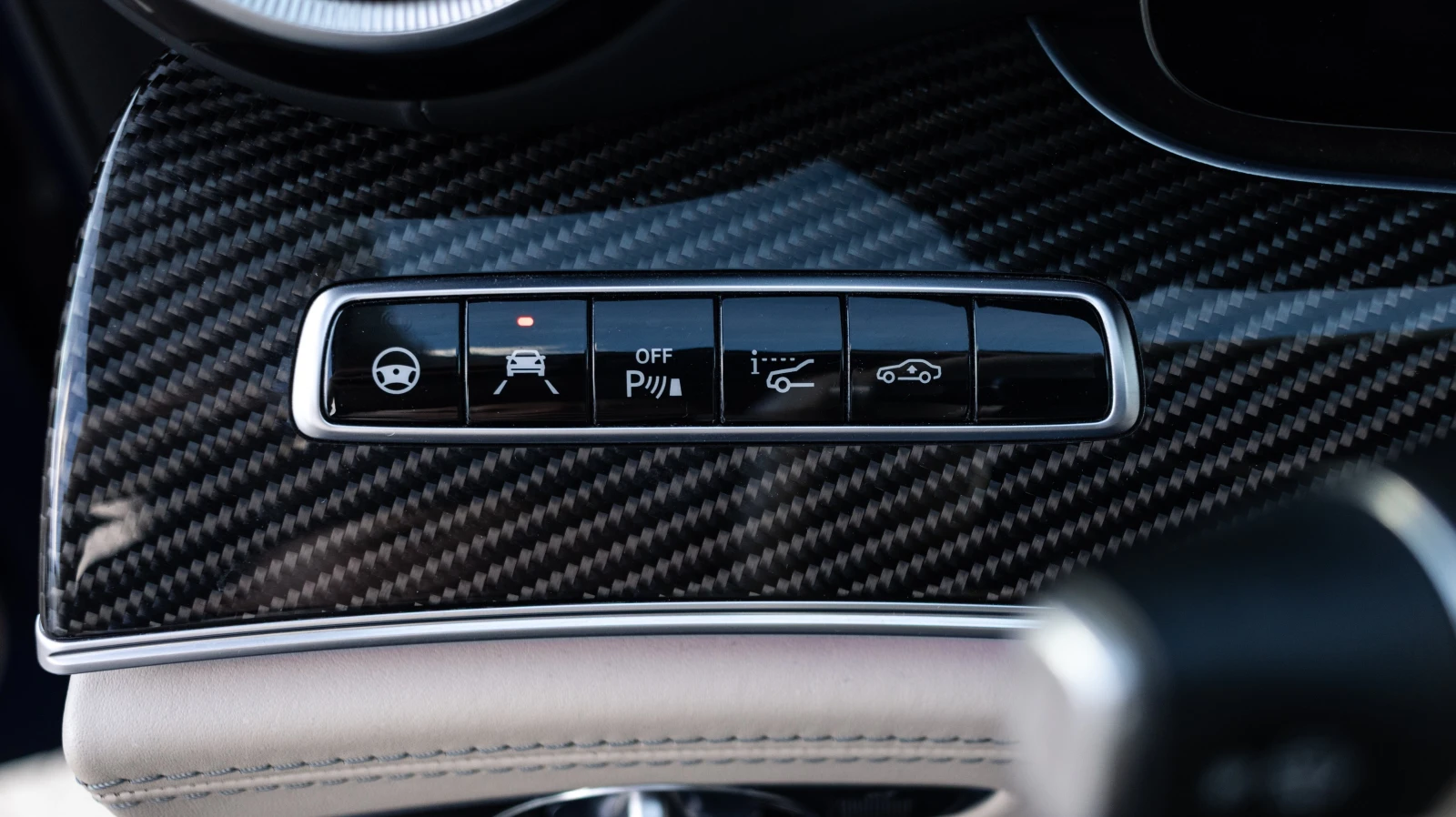 Mercedes-Benz AMG GT 63s 4matic+ / Ceramic / Designo / Manufaktur /Full, снимка 14 - Автомобили и джипове - 54748730