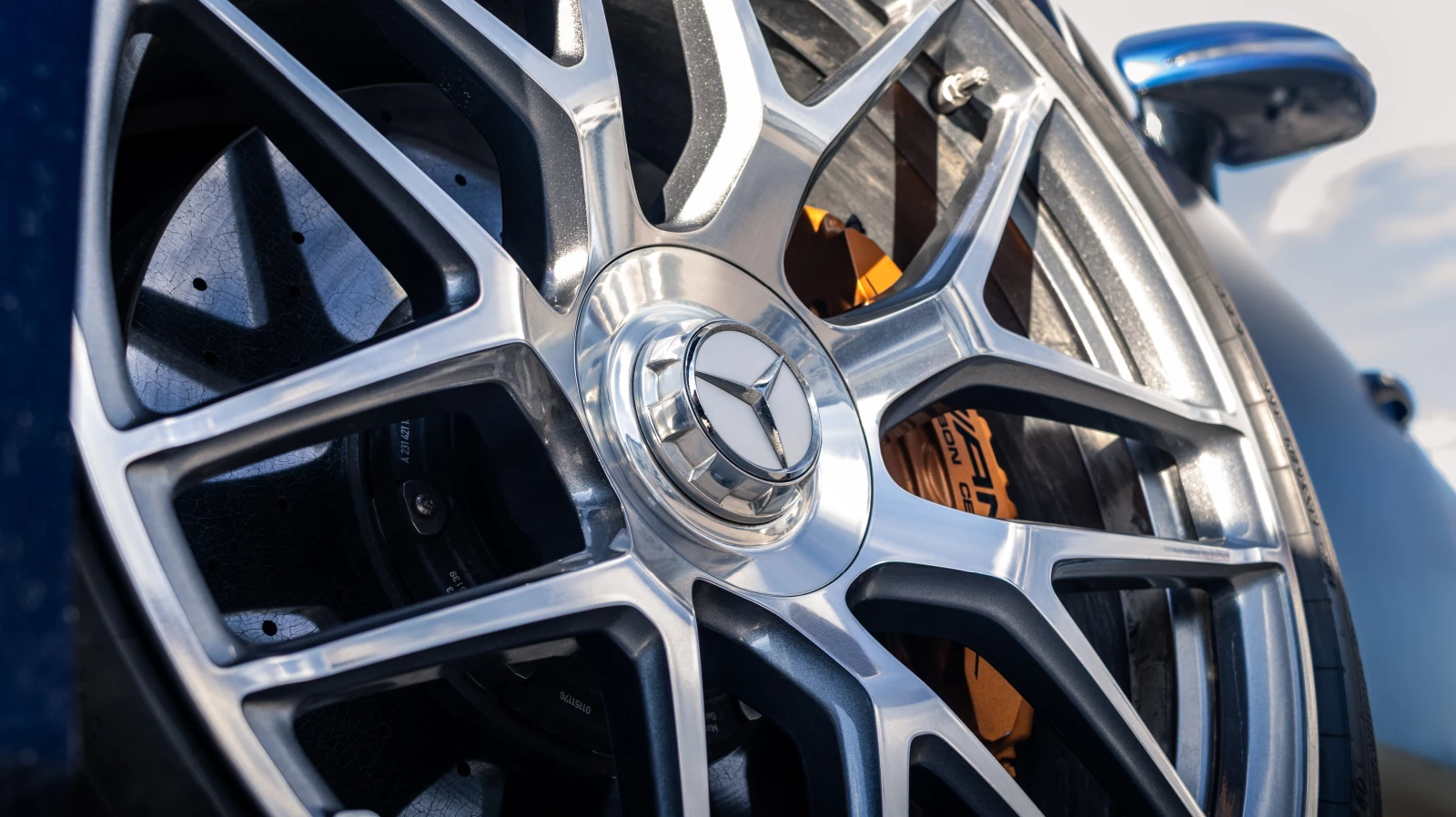 Mercedes-Benz AMG GT 63s 4matic+ / Ceramic / Designo / Manufaktur /Full, снимка 6 - Автомобили и джипове - 54748730