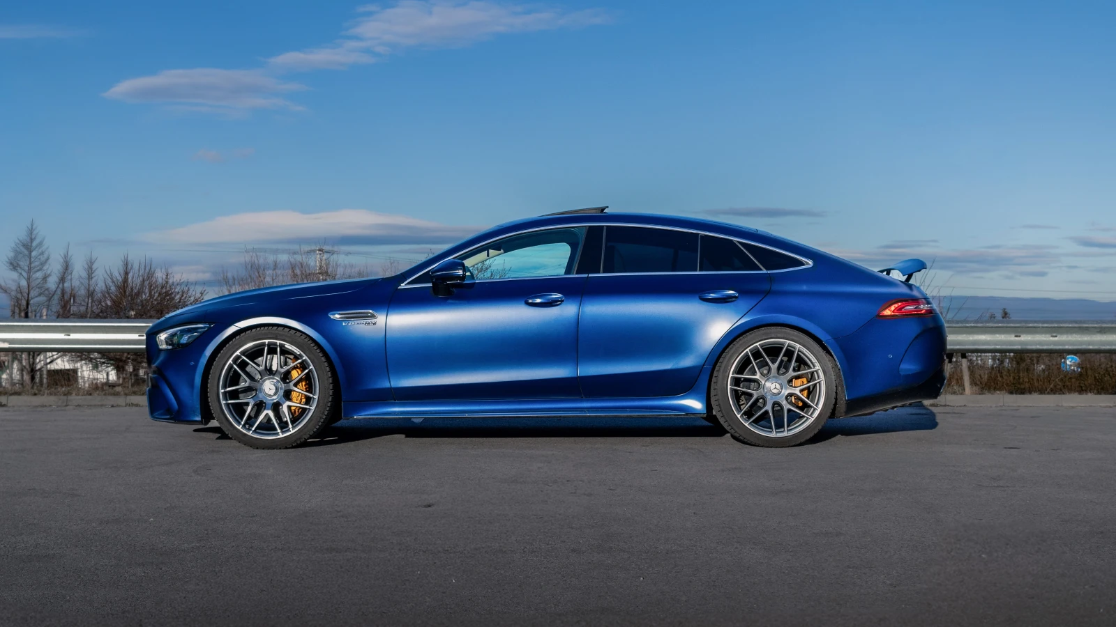 Mercedes-Benz AMG GT 63s 4matic+ / Ceramic / Designo / Manufaktur /Full, снимка 2 - Автомобили и джипове - 54748730