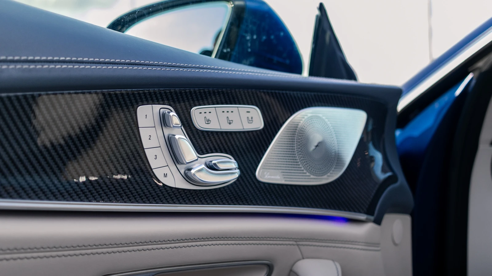 Mercedes-Benz AMG GT 63s 4matic+ / Ceramic / Designo / Manufaktur /Full, снимка 13 - Автомобили и джипове - 54748730