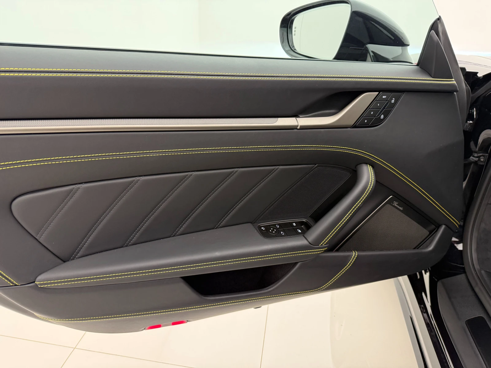 Porsche 911 Turbo S\Burmester\Carbon, снимка 12 - Автомобили и джипове - 55692884