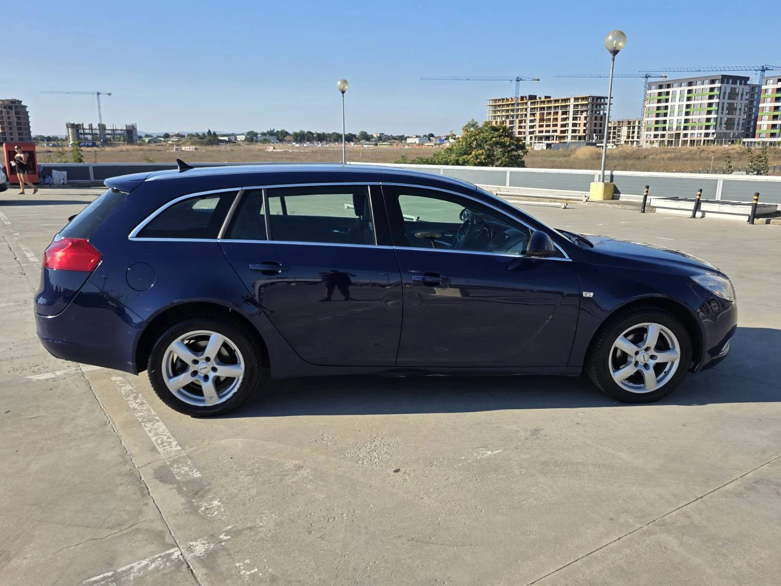 Opel Insignia 2.0 CDTI Sports Tourer SW, снимка 3 - Автомобили и джипове - 55705004