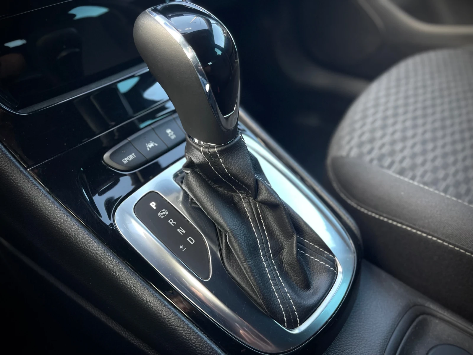 Opel Astra Sports Tourer, снимка 11 - Автомобили и джипове - 55871887