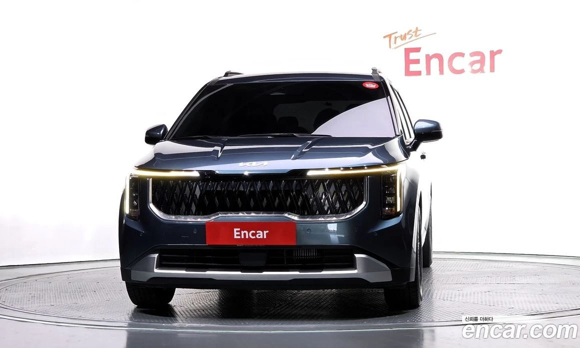 Kia Carnival Diesel 9-Seater Prestige, снимка 3 - Автомобили и джипове - 56155293