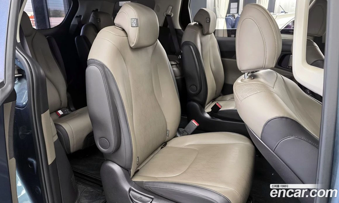 Kia Carnival Diesel 9-Seater Prestige, снимка 12 - Автомобили и джипове - 56155293
