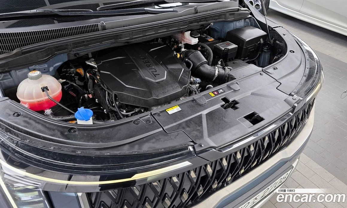 Kia Carnival Diesel 9-Seater Prestige, снимка 6 - Автомобили и джипове - 56155293