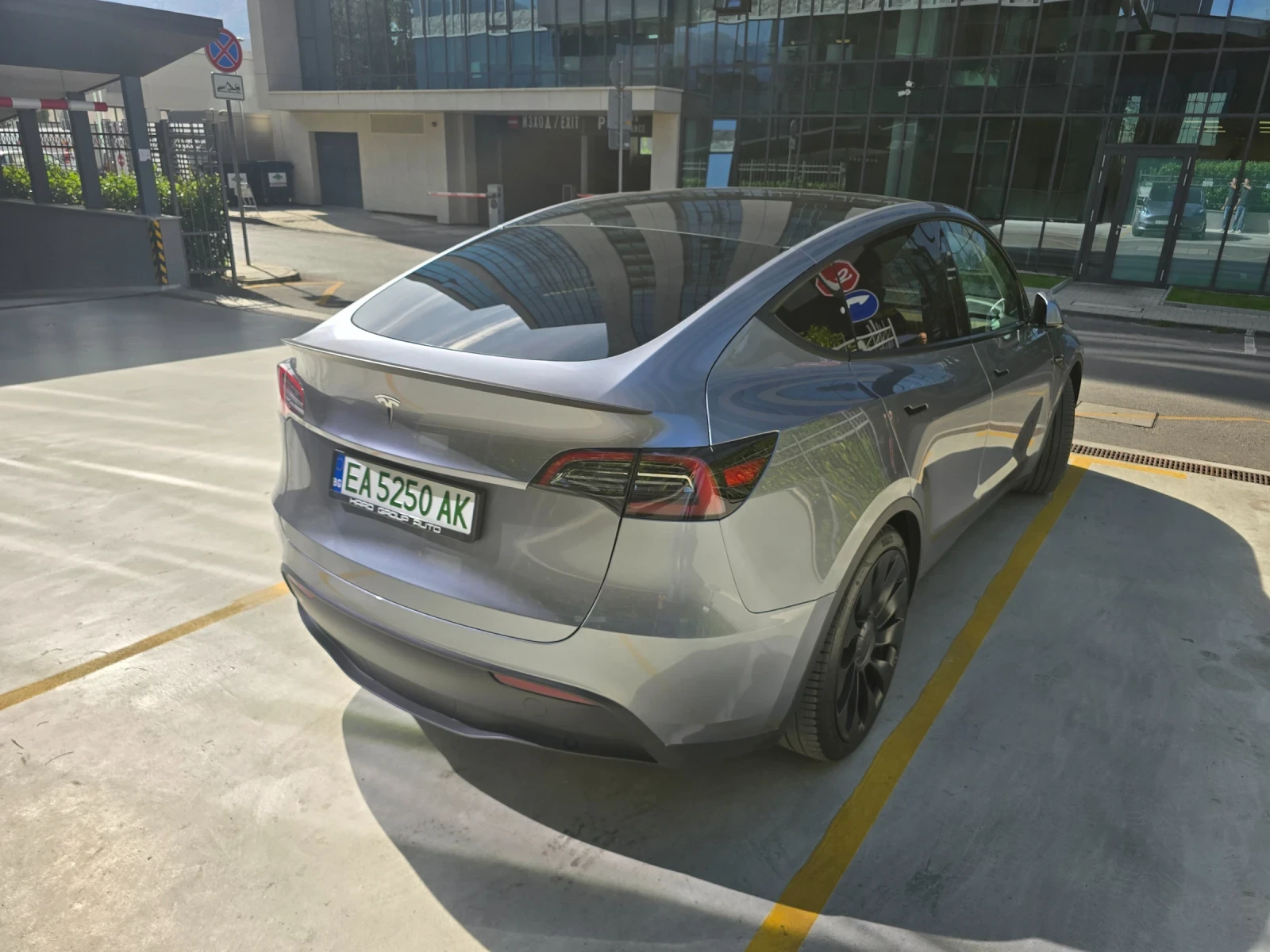 Tesla Model Y Performance - Капарирана , снимка 5 - Автомобили и джипове - 56395184