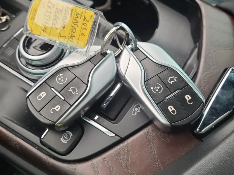 Maserati Levante * SQ4 * CARFAX * ЦЕНА ДО БГ, снимка 10 - Автомобили и джипове - 52991832