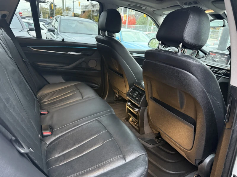 BMW X5 xDrive* АвтоКредит* (ЦЕНА ДО БГ), снимка 12 - Автомобили и джипове - 53480158